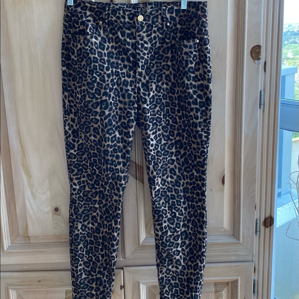 NWOT White House Blk Market leopard pants Sz 30. Never worn perfect cond. $20 - Picture 1 of 13